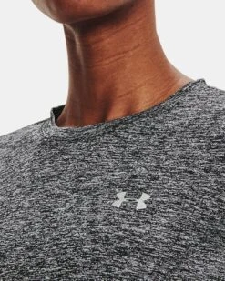 Women's UA Tech™ Twist Crew Long Sleeve -Sportswear Store V5 1307486 001 COLLAR