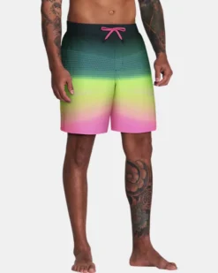 Men's UA Fractal Print Comfort Waist Swim Shorts